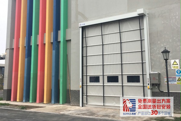 抗风的快速门