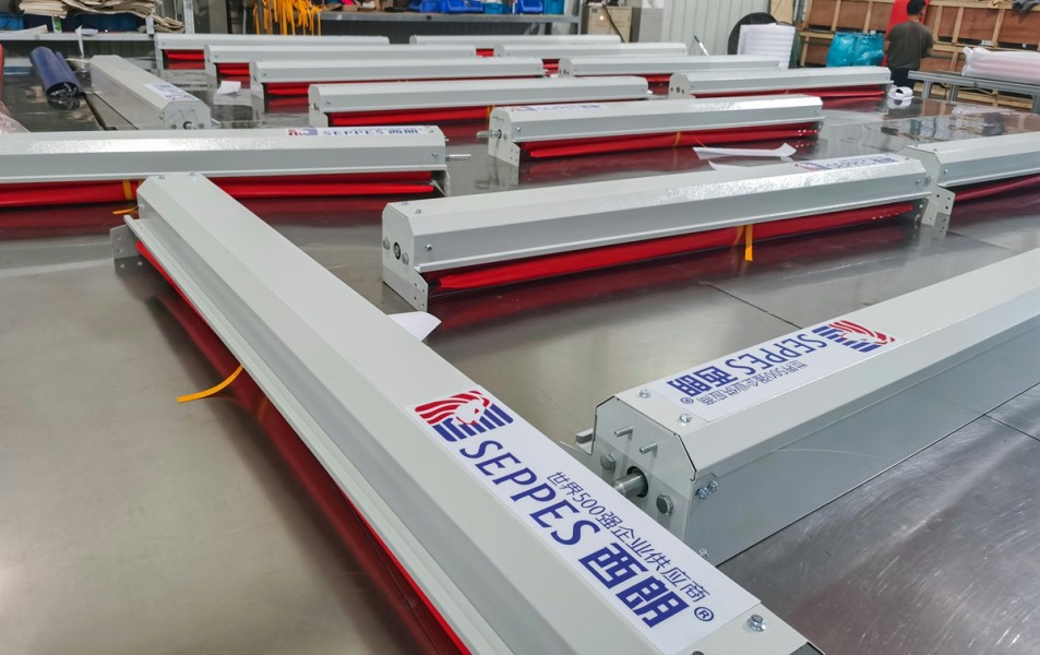 西朗门业快速卷帘门预组装门头