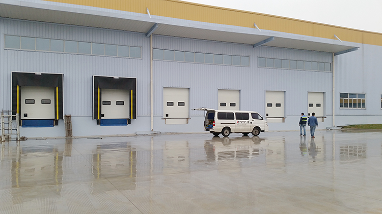 澳美制药(苏州)有限公司提升门.jpg 澳美制药(苏州)有限公司提升门.jpg