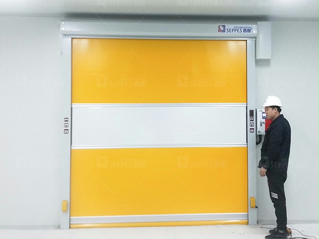 西朗门业快速卷帘门