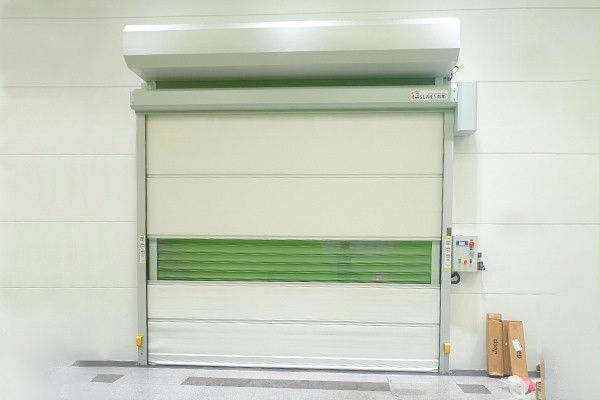 西朗门业快速卷帘门+钢制卷帘门组合