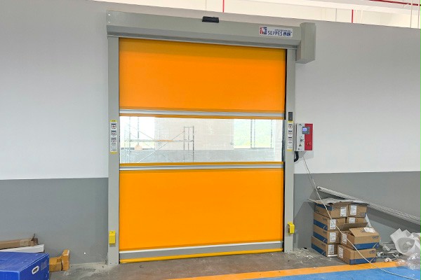 西朗门业快速卷帘门